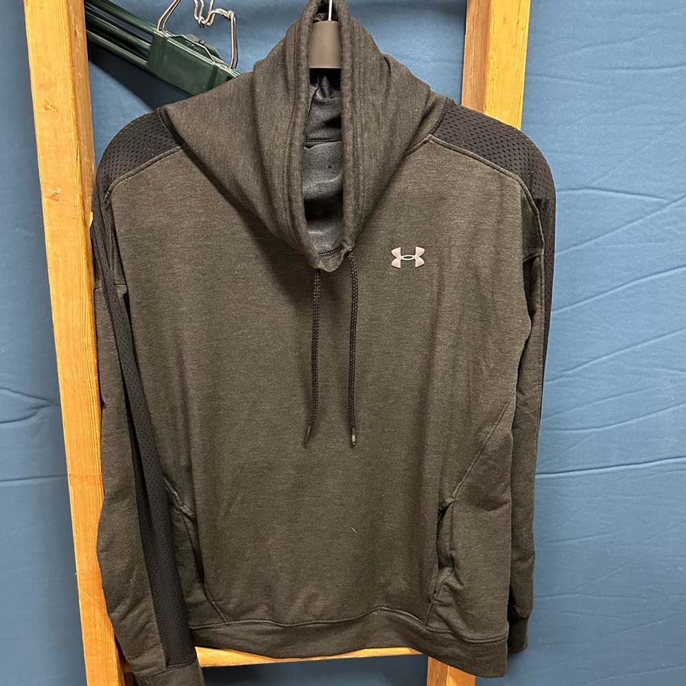 Medium scowl neck under Armour sweater